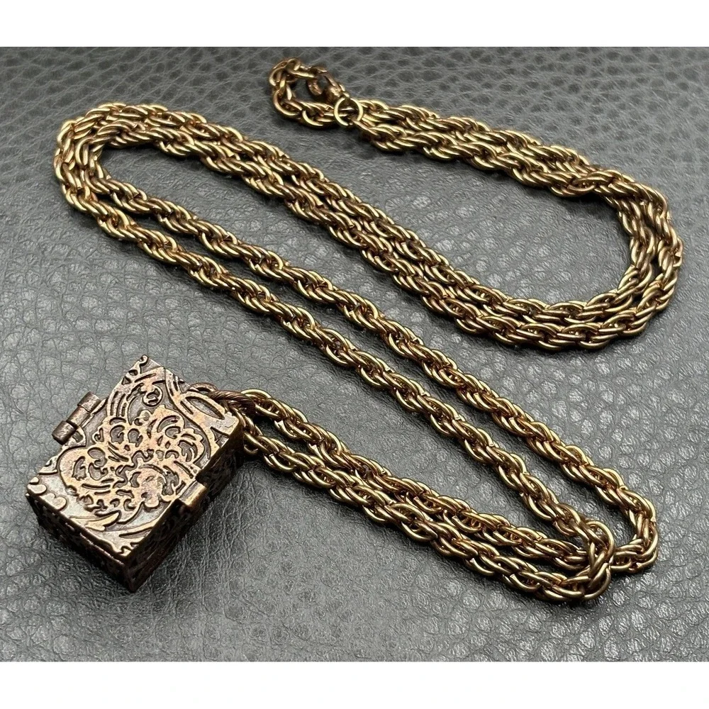 VTG Ornate Filigree Locket Box Interior Key Copper Tone Pendant Necklace 32